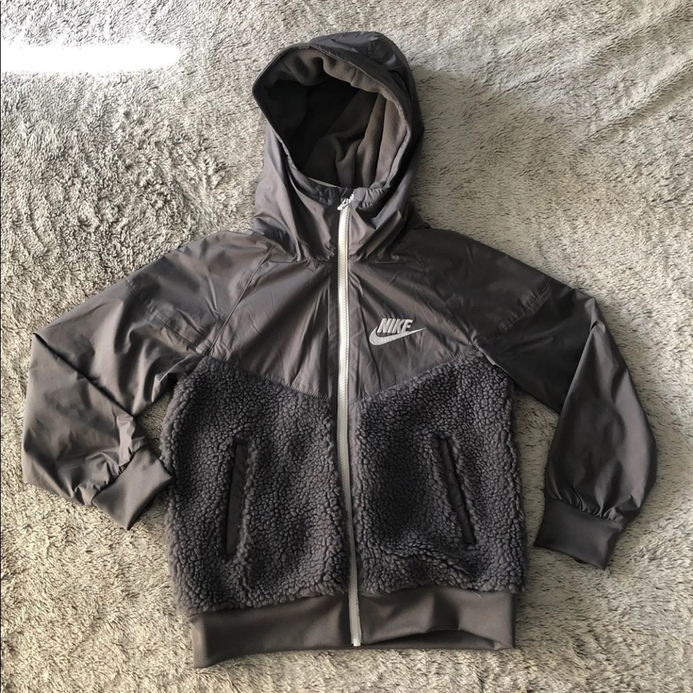 NWT Nike Sherpa Windrunner - Boys S